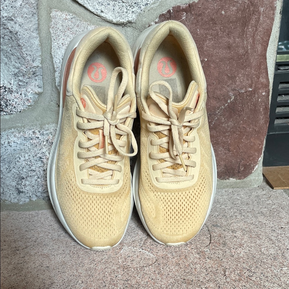 Lululemon Women's Beyondfeel Run Athletic Shoes